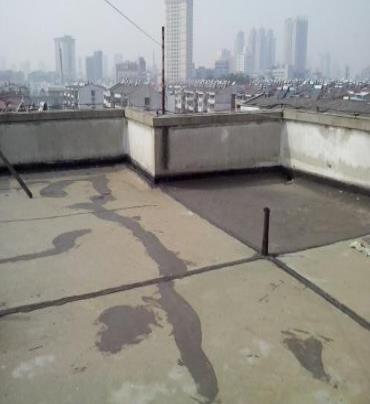 洛龙漏水维修 楼顶漏水是什么原因，楼顶漏水维修方法是什么?